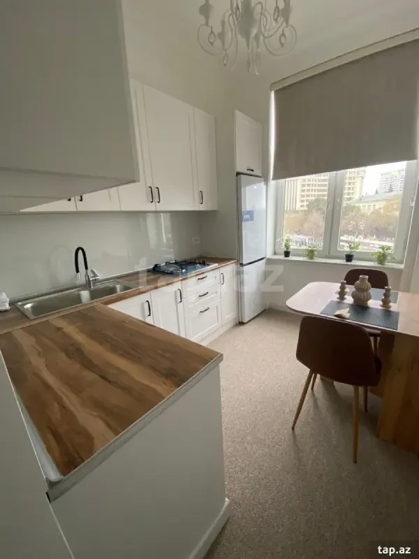 Satılır 1 otaqlı mənzil 38 m²