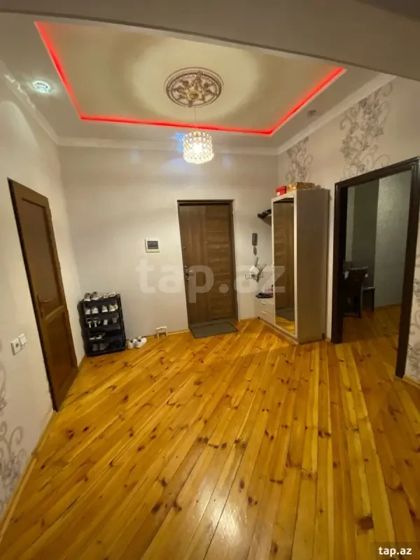 Kirayə verilir 3 otaqlı yeni tikili 120 m²