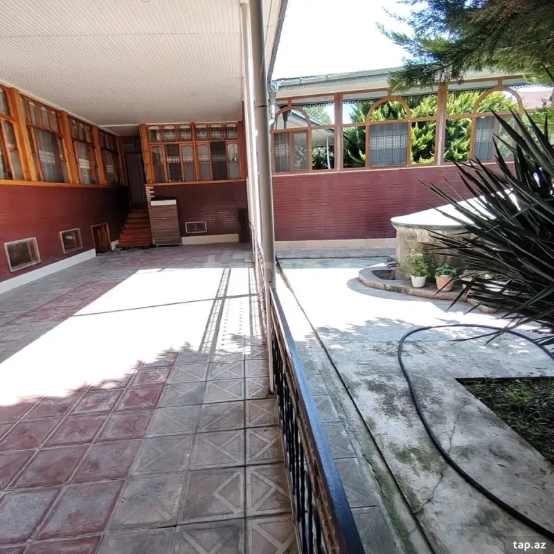 Satılır 4 otaqlı həyət evi 250 m²