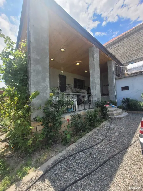 Satılır 4 otaqlı həyət evi 140 m²