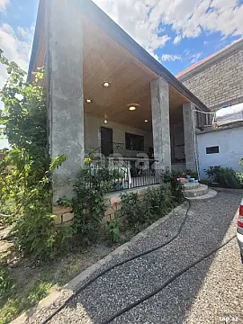 Satılır 4 otaqlı həyət evi 140 m² — Gəncə 4 otaq 140.00 m²