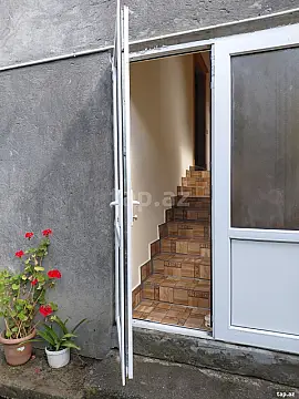 Kirayə verilir 2 otaqlı həyət evi 100 m² — Qax 2 otaq 100.00 m²