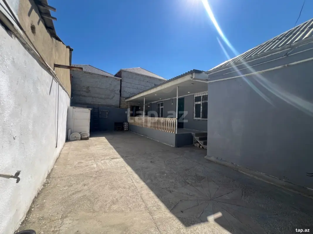 Satılır 3 otaqlı həyət evi 250 m²
