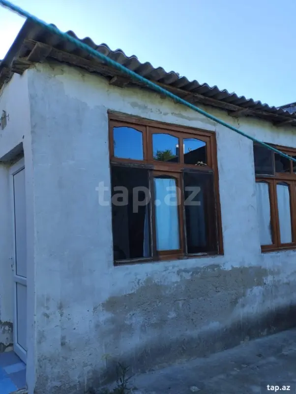 Satılır 3 otaqlı həyət evi 300 m²