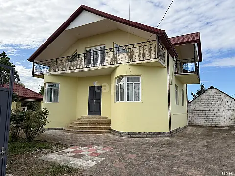 Kirayə verilir 7 otaqlı həyət evi 300 m² — Xaçmaz 7 otaq 300.00 m²