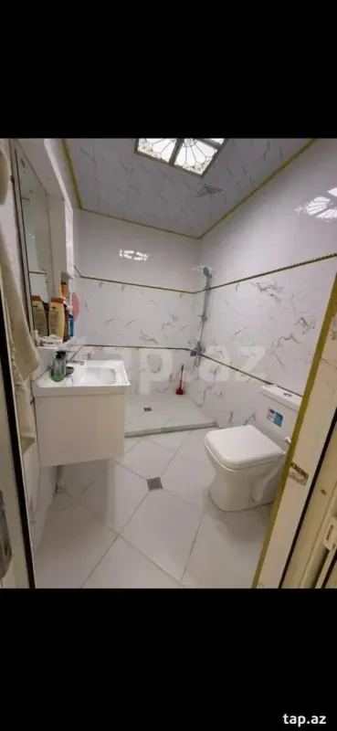 Kirayə verilir 2 otaqlı yeni tikili 65 m²