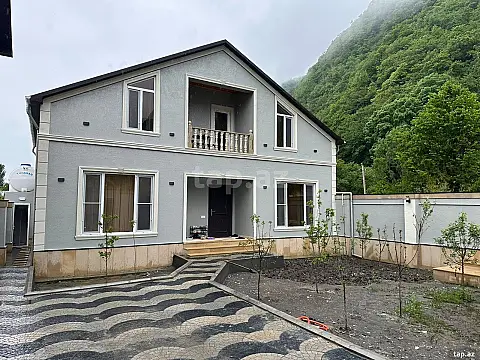Kirayə verilir 4 otaqlı həyət evi 150 m² — Qax 4 otaq 150.00 m²