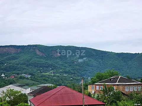 Kirayə verilir 4 otaqlı həyət evi 125 m² — Quba 4 otaq 125.00 m²