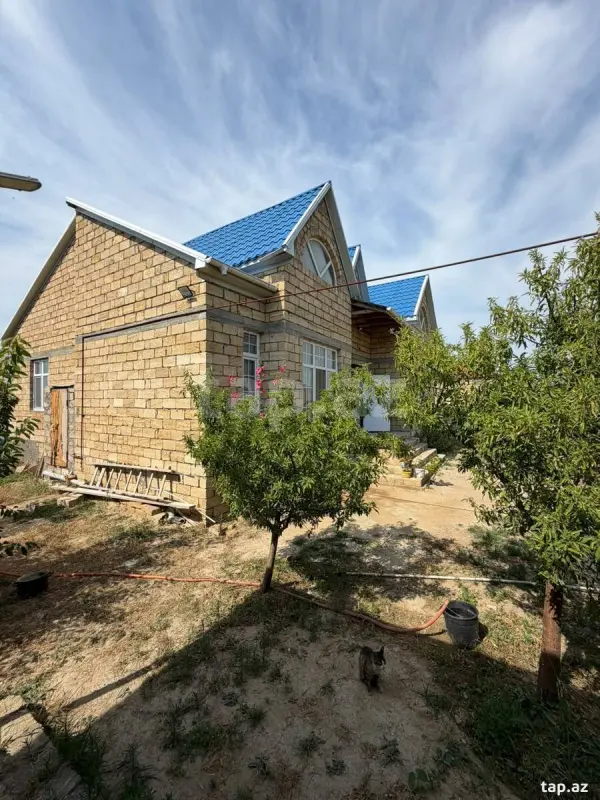 Satılır 4 otaqlı həyət evi 150 m²