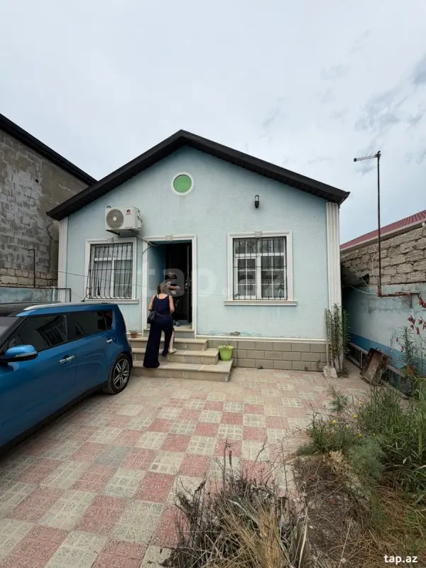 Satılır 3 otaqlı həyət evi 1500 m²