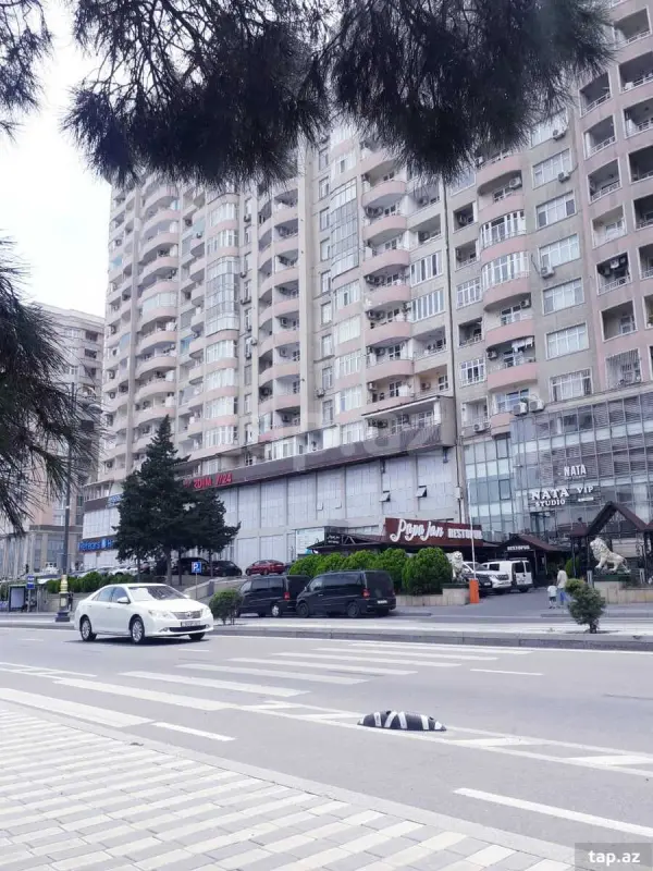 Satılır 3 otaqlı yeni tikili 150 m²