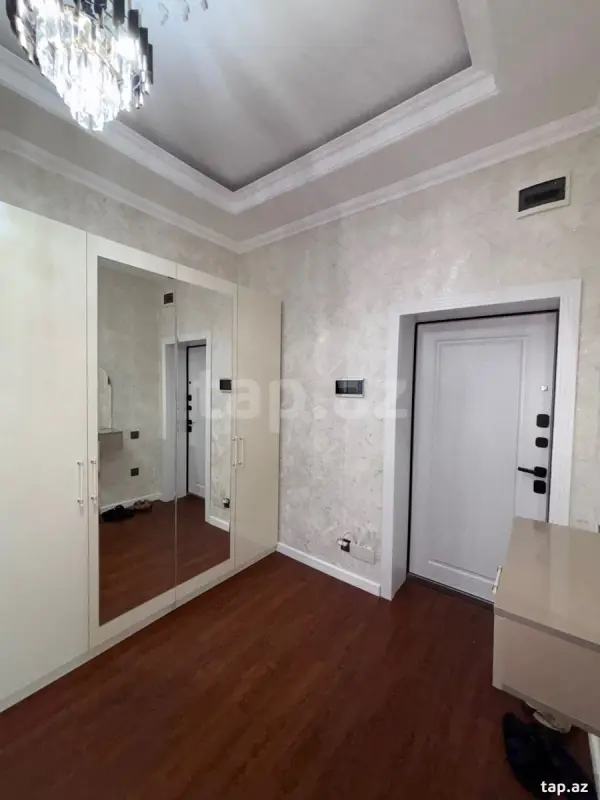 Satılır 3 otaqlı yeni tikili 125 m²