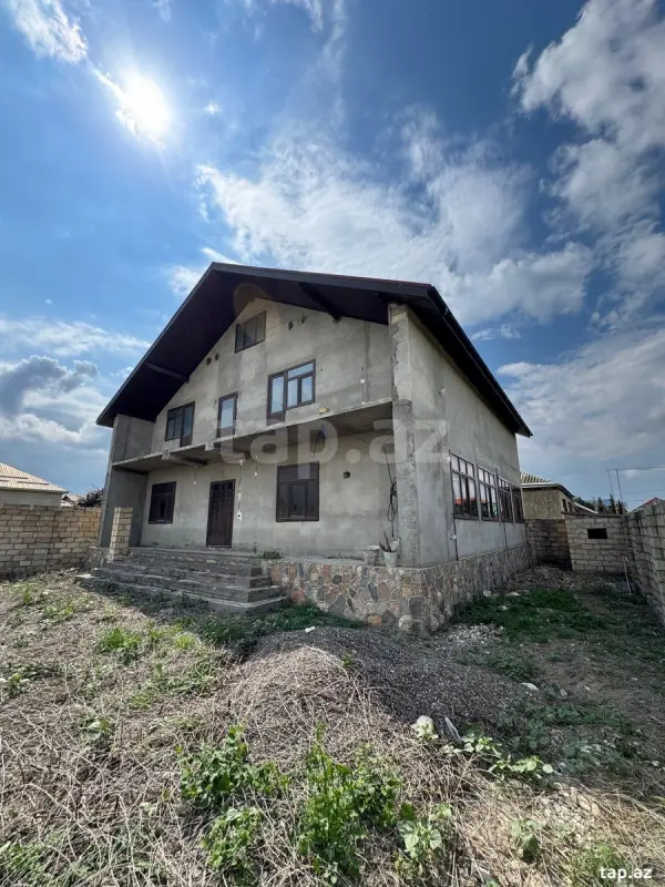 Satılır 6 otaqlı həyət evi 200 m²