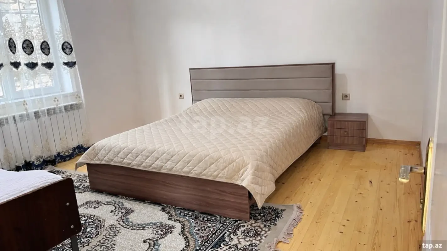 Kirayə verilir 2 otaqlı həyət evi 90 m²