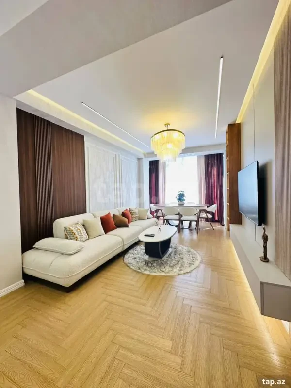 Satılır 3 otaqlı yeni tikili 120 m²