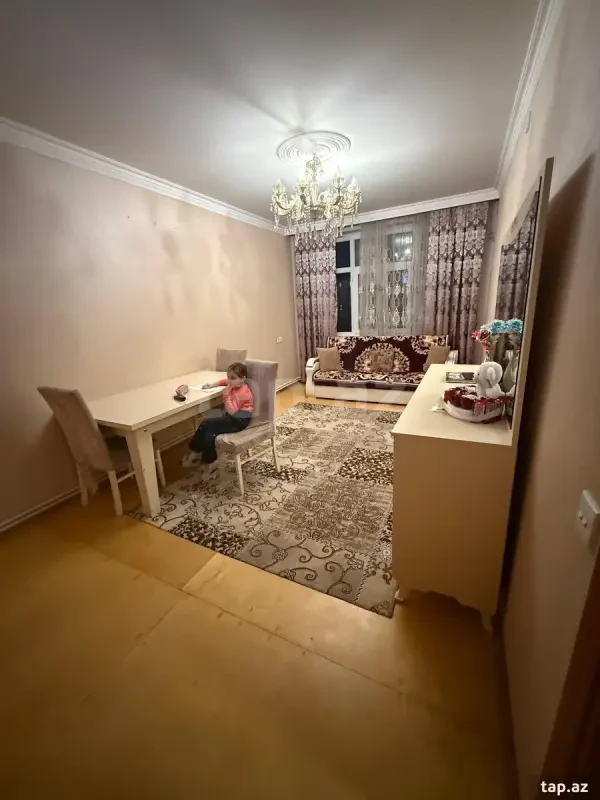 Kirayə verilir 4 otaqlı mənzil 100 m²