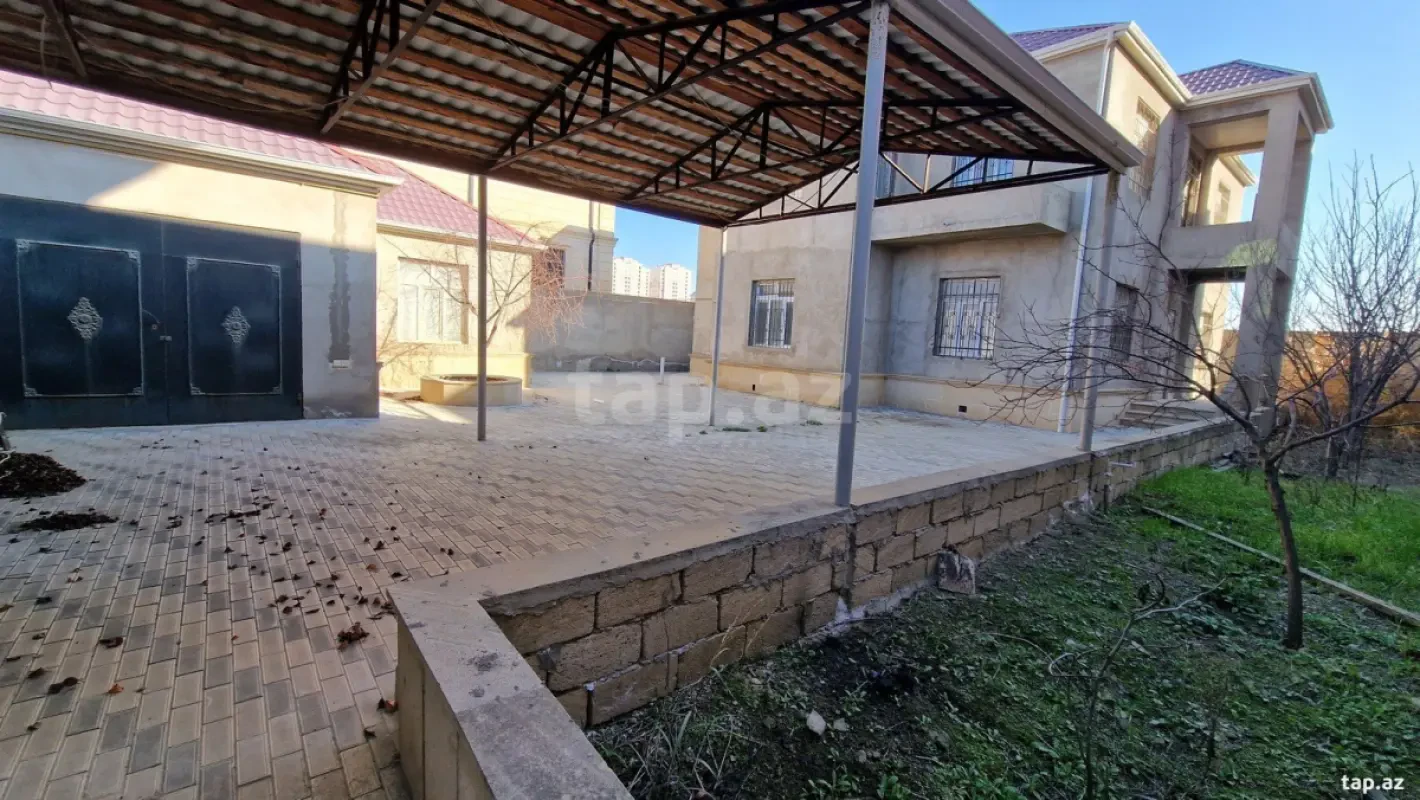 Satılır 7 otaqlı həyət evi 250 m²