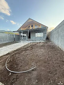 Satılır 5 otaqlı həyət evi 180 m² — Göygöl 5 otaq 180.00 m²