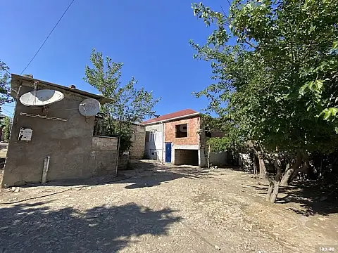 Satılır 9 otaqlı həyət evi 120 m² — Bakı, Binəqədi 9 otaq 120.00 m²