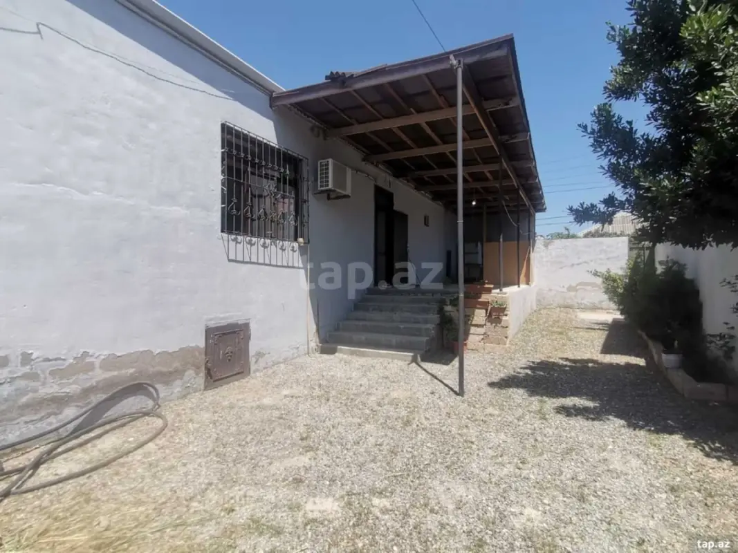 Kirayə verilir 1 otaqlı həyət evi 100 m²