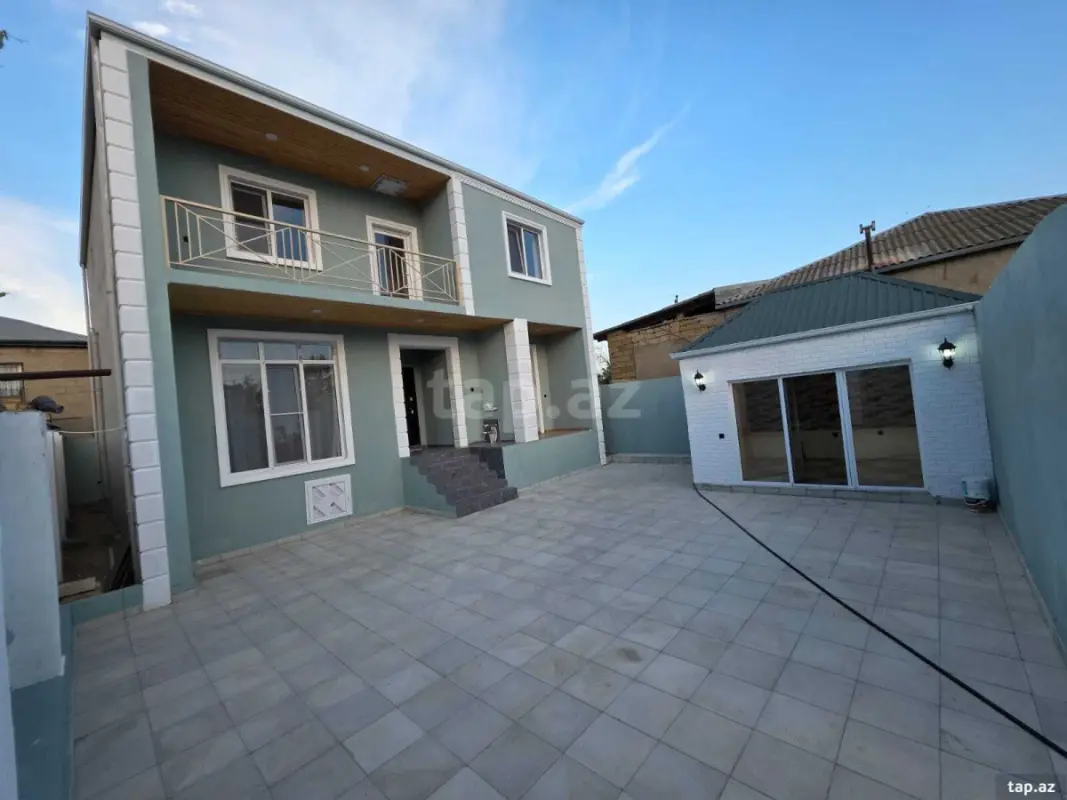 Satılır 6 otaqlı həyət evi 200 m²