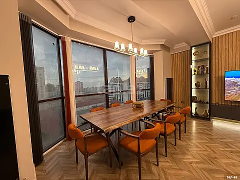 Kirayə verilir 3 otaqlı yeni tikili 140 m² — Bakı 3 otaq 140.00 m²