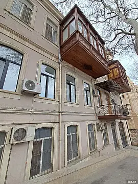 Satılır 1 otaqlı həyət evi 8 m² — Bakı, İçərişəhər 1 otaq 8.00 m²