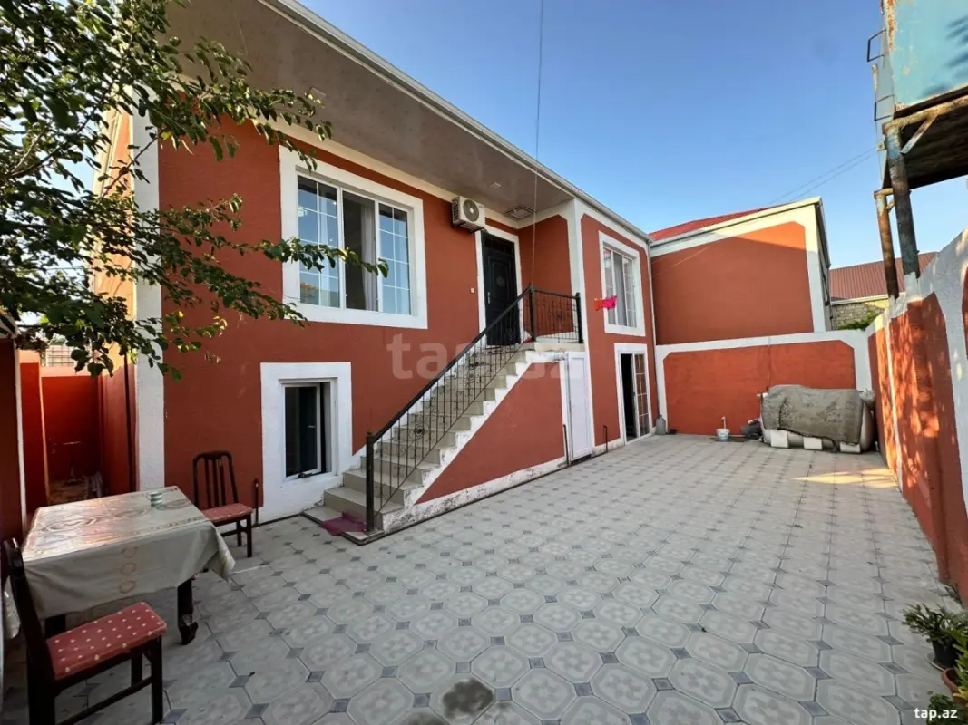 Satılır 5 otaqlı həyət evi 180 m²