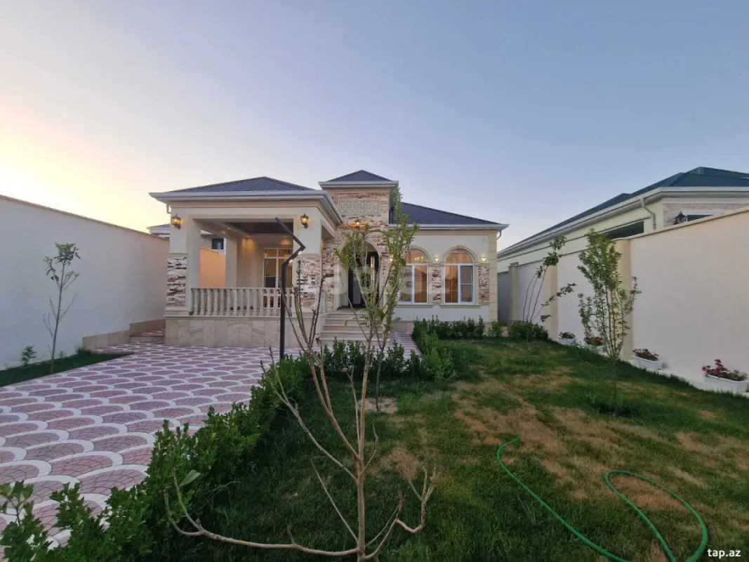 Satılır 4 otaqlı həyət evi 143 m²