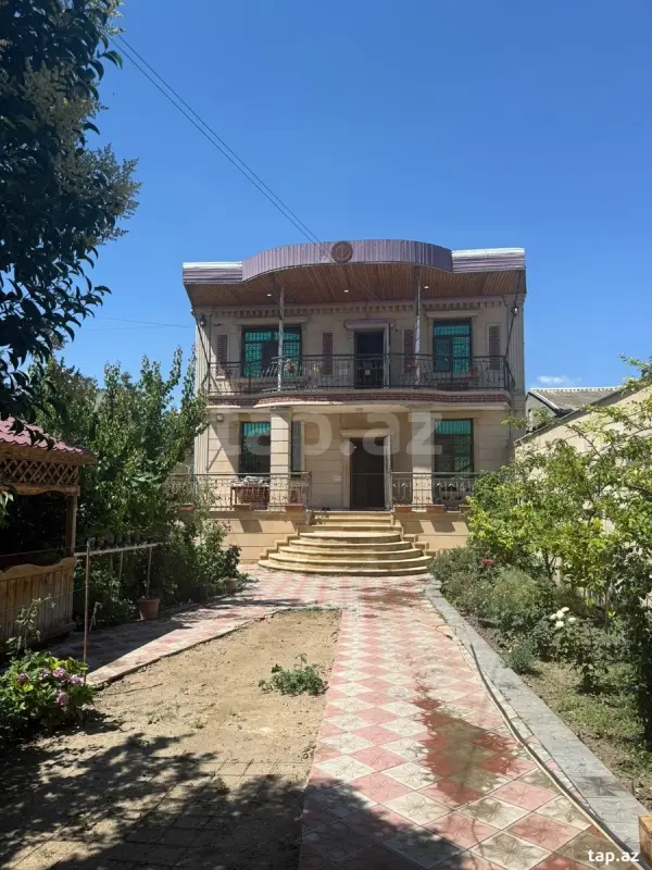 Satılır 5 otaqlı həyət evi 250 m²