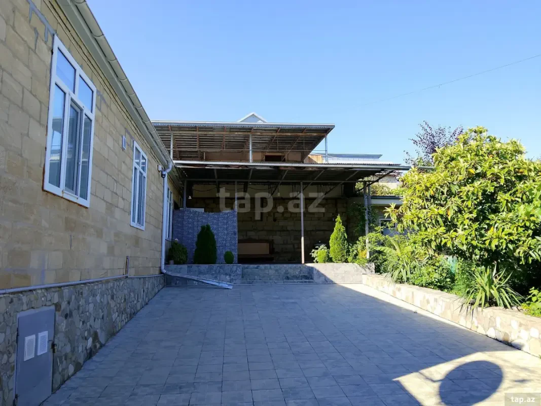 Satılır 4 otaqlı həyət evi 160 m²