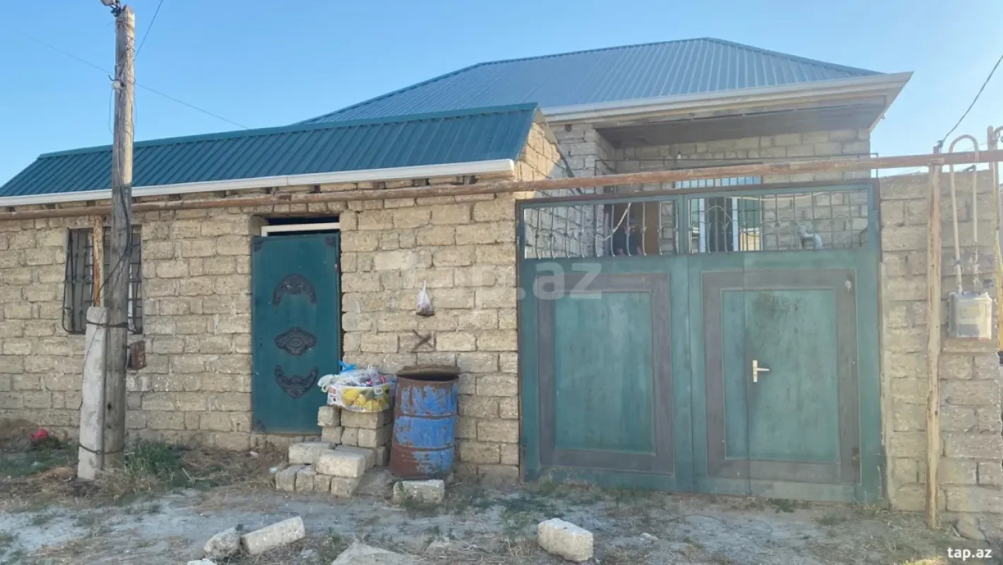 Satılır 4 otaqlı həyət evi 100 m²