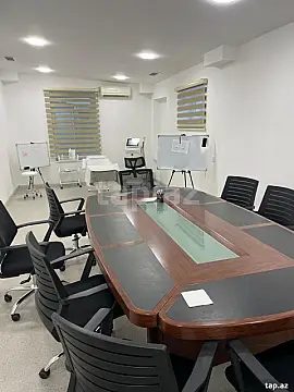 Kirayə verilir 8 otaqlı yeni tikili 330 m² — Bakı 8 otaq 330.00 m²