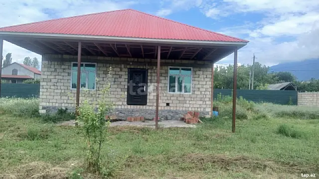 Satılır 4 otaqlı həyət evi 130 m² — İsmayıllı 4 otaq 130.00 m²