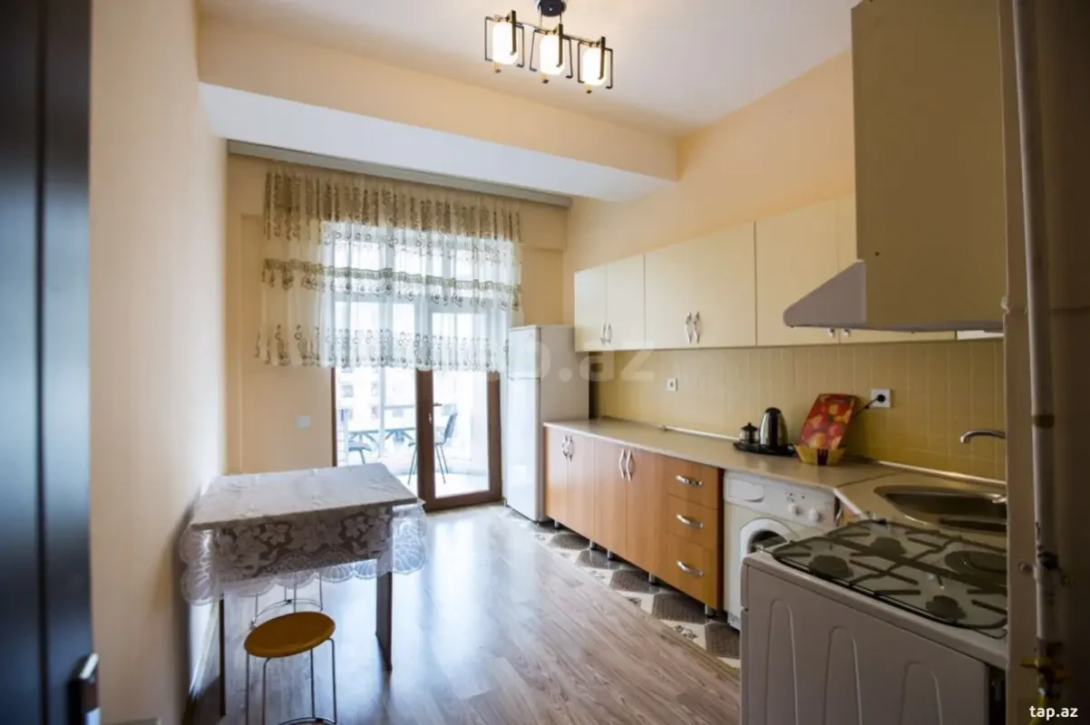 Kirayə verilir 2 otaqlı yeni tikili 80 m²