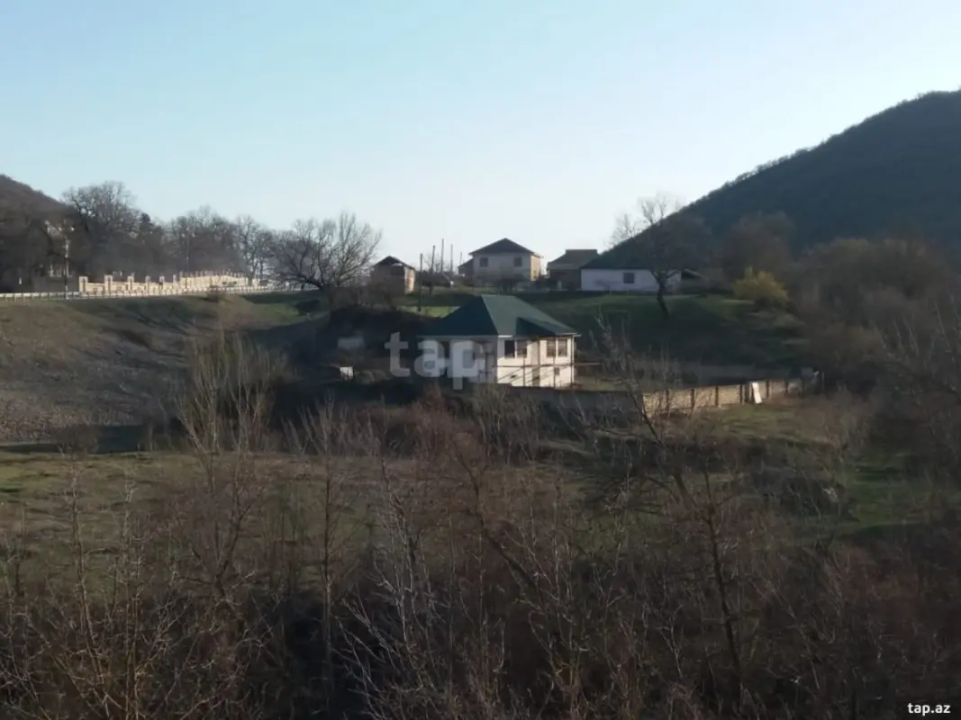 Satılır 6 otaqlı həyət evi 4800 m²