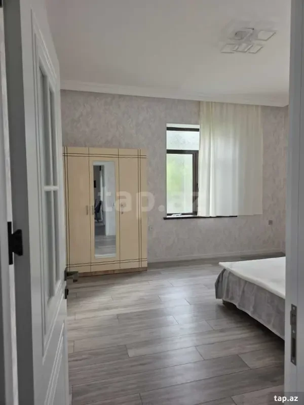 Kirayə verilir 4 otaqlı həyət evi 700 m²