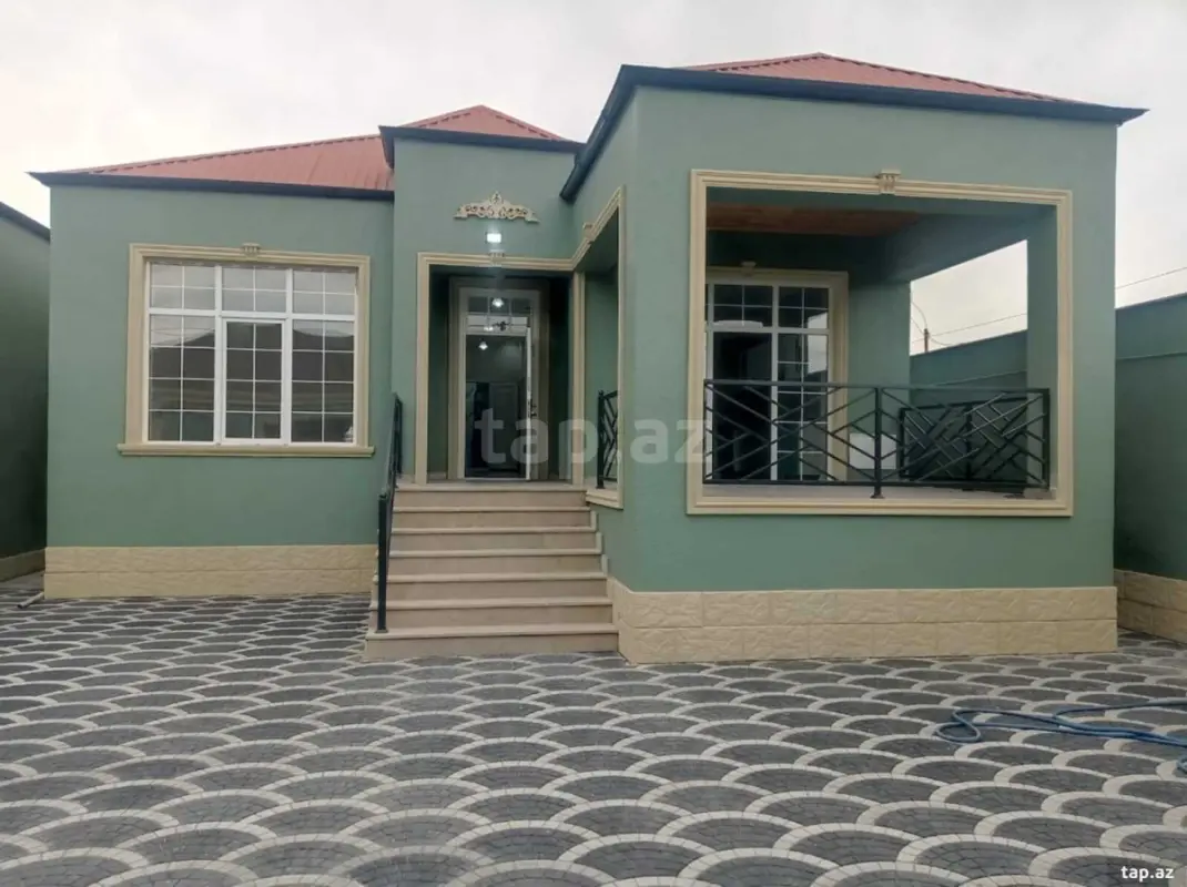 Satılır 4 otaqlı həyət evi 140 m²