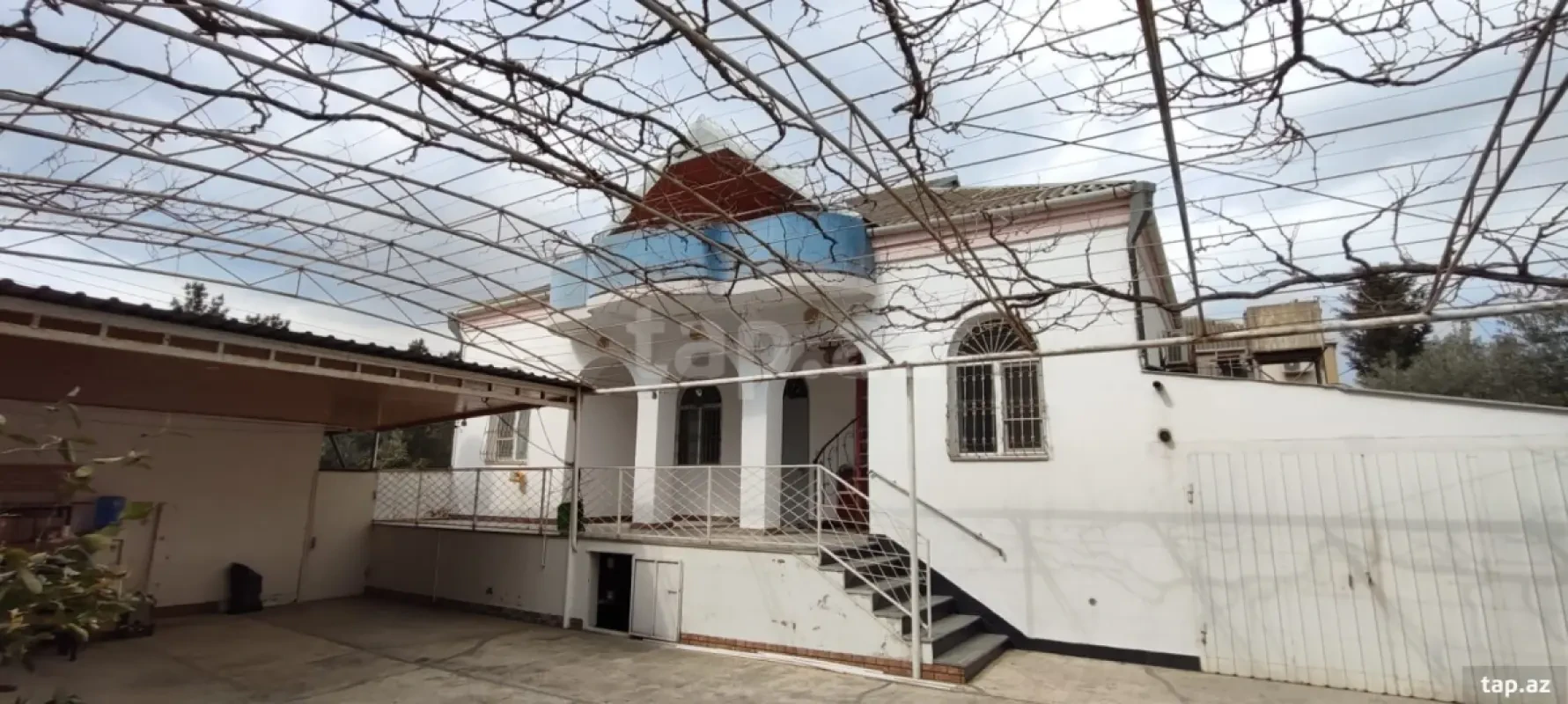 Satılır 7 otaqlı həyət evi 200 m²