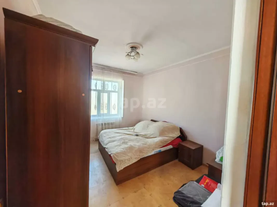 Satılır 8 otaqlı həyət evi 220 m²