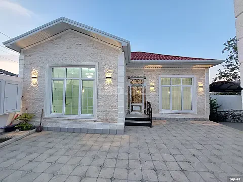 Satılır 4 otaqlı həyət evi 300 m² — Bakı 4 otaq 300.00 m²