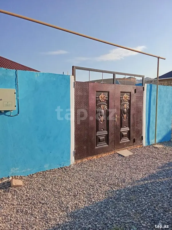 Satılır 3 otaqlı həyət evi 1 m²