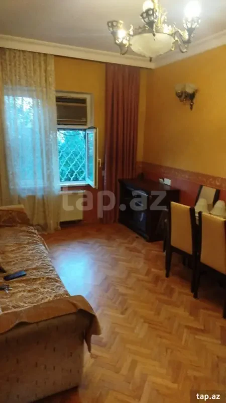 Kirayə verilir 2 otaqlı mənzil 70 m²