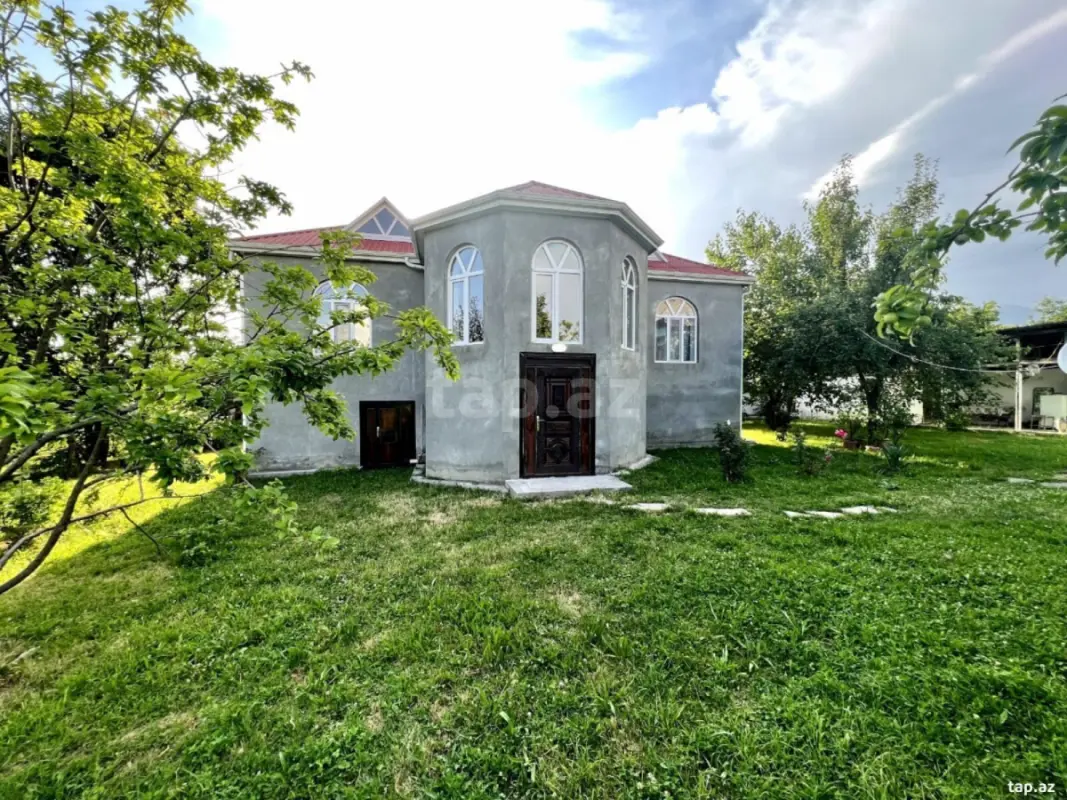 Kirayə verilir 4 otaqlı həyət evi 2000 m²