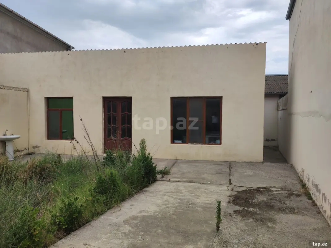 Satılır 2 otaqlı həyət evi 75 m²