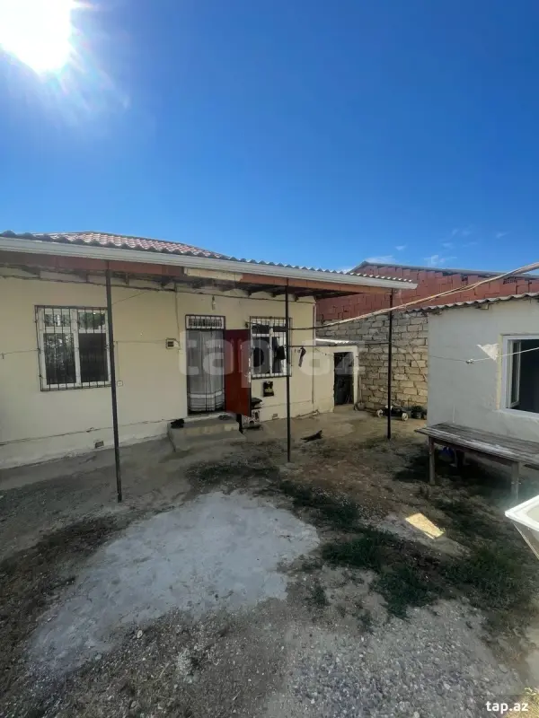 Satılır 3 otaqlı həyət evi 90 m²