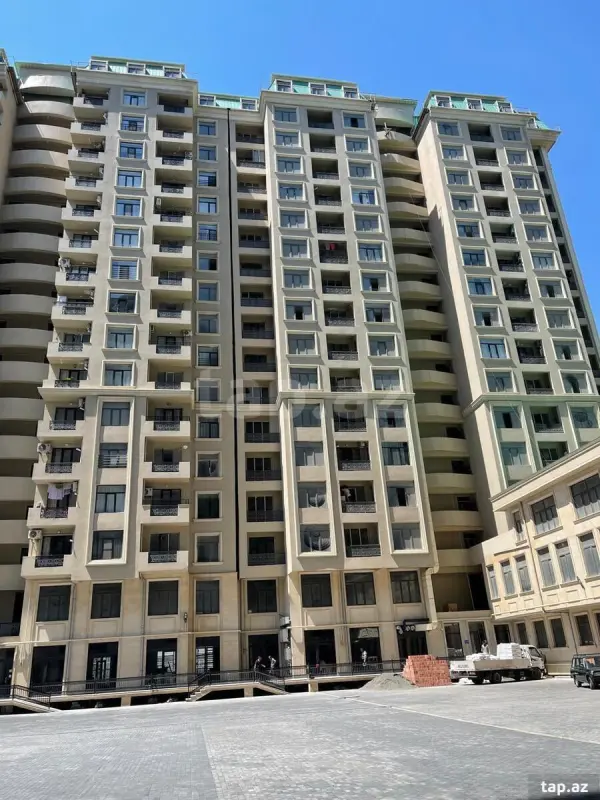 Kirayə verilir 2 otaqlı yeni tikili 84 m²