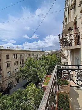 Kirayə verilir 5 otaqlı mənzil 160 m² — Bakı, Sahil qəs. 5 otaq 160.00 m²