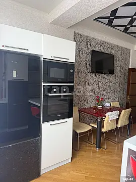 Kirayə verilir 3 otaqlı yeni tikili 132 m² — Bakı 3 otaq 132.00 m²