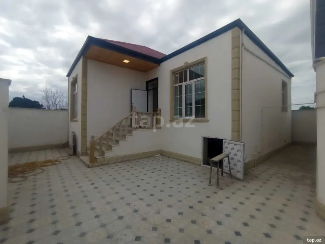 Satılır 3 otaqlı həyət evi 100 m²